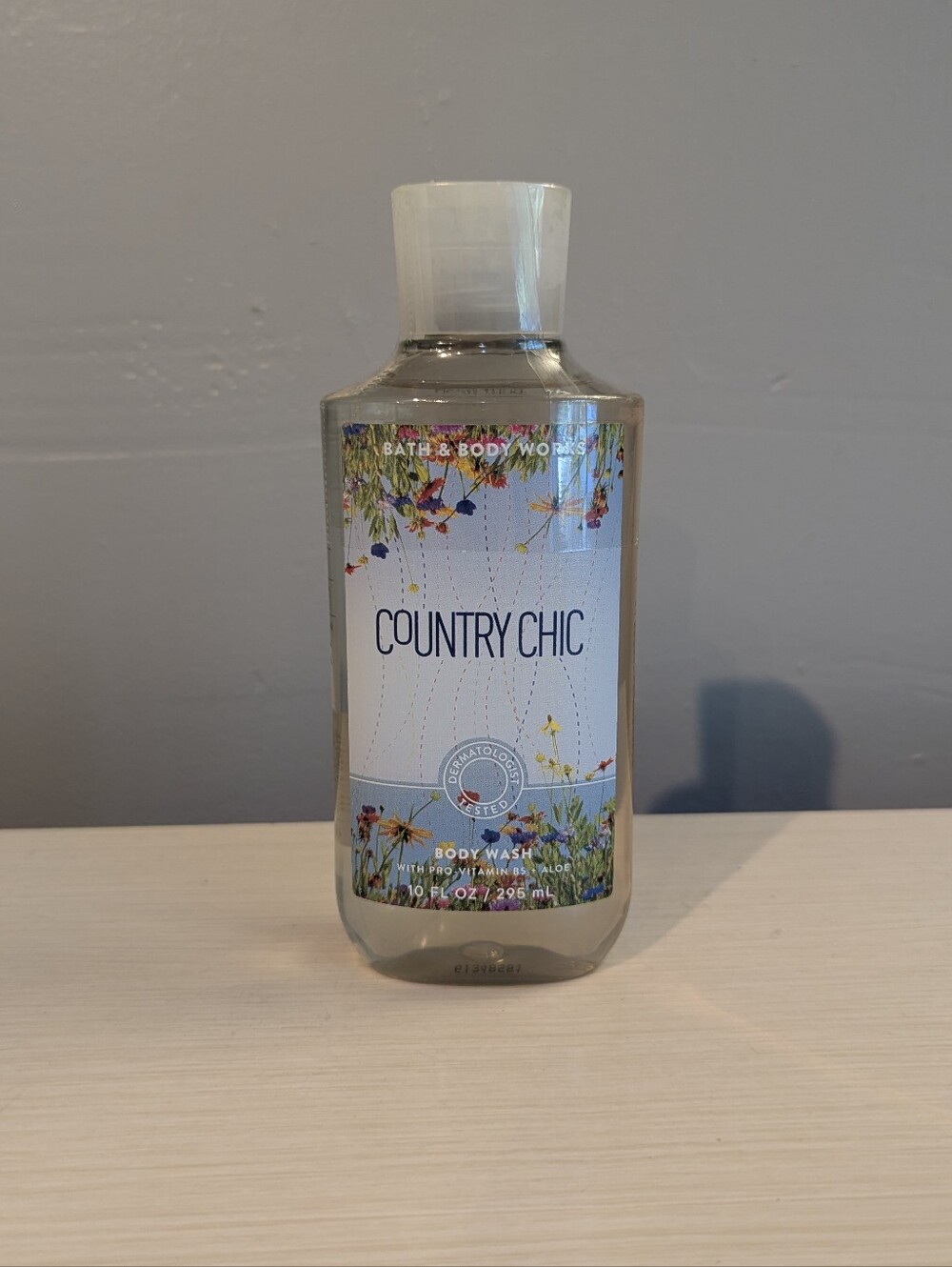 Bath & Body Works Country Chic Body Wash - Clear with Blue & Green Label